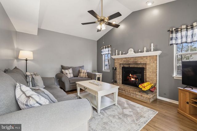 14693 STRATFORD DR, Woodbridge, VA 22193