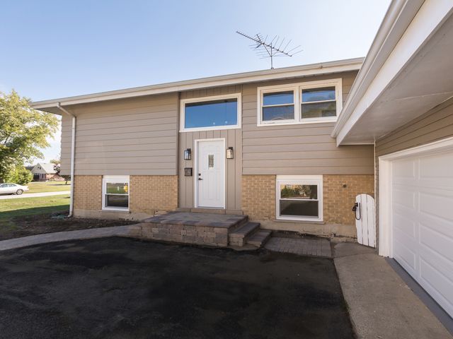 16920 Glen Oaks Drive, Country Club Hills, IL 60478