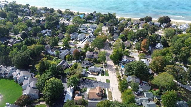 222 Oak Street, South Haven, MI 49090