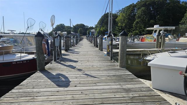 222 Oak Street, South Haven, MI 49090