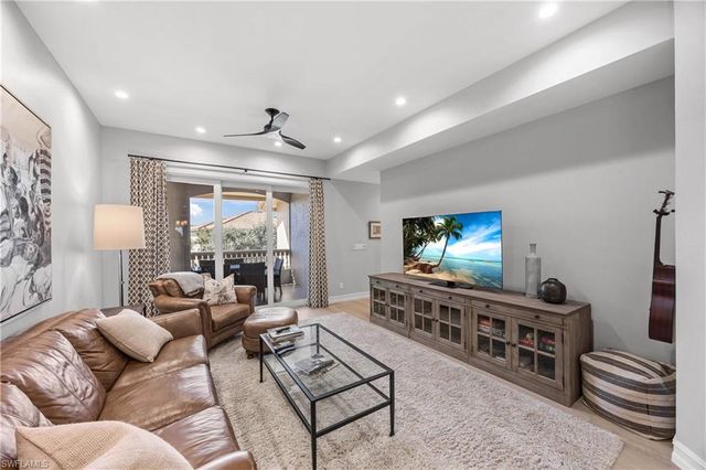 1865 Les Chateaux BLVD 303, Naples, FL 34109