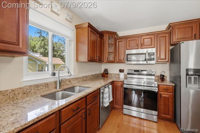 3180 Viking Drive, Commerce Charter Township, MI 48390