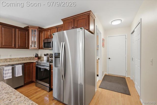 3180 Viking Drive, Commerce Charter Township, MI 48390