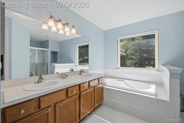 3180 Viking Drive, Commerce Charter Township, MI 48390