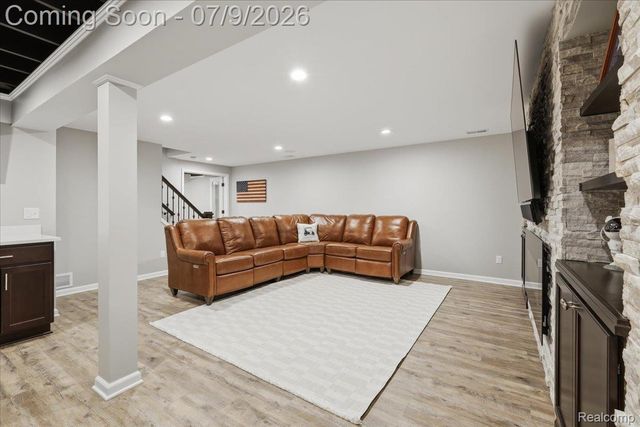 3180 Viking Drive, Commerce Charter Township, MI 48390
