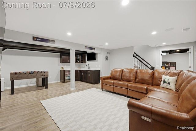 3180 Viking Drive, Commerce Charter Township, MI 48390