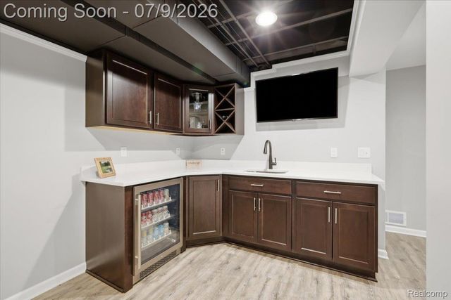 3180 Viking Drive, Commerce Charter Township, MI 48390