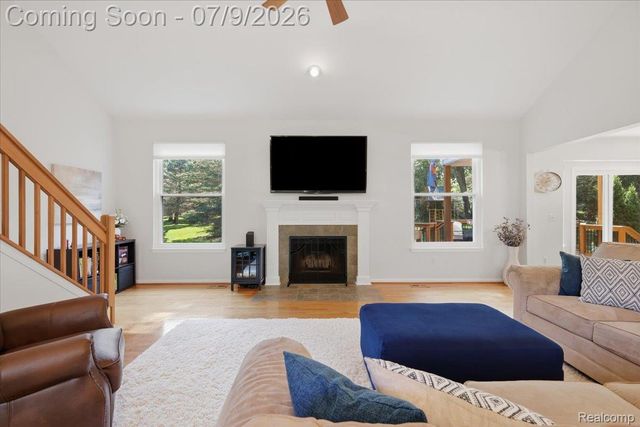 3180 Viking Drive, Commerce Charter Township, MI 48390