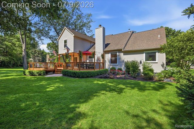 3180 Viking Drive, Commerce Charter Township, MI 48390
