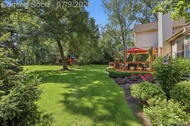 3180 Viking Drive, Commerce Charter Township, MI 48390