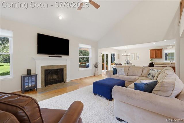3180 Viking Drive, Commerce Charter Township, MI 48390