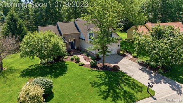 3180 Viking Drive, Commerce Charter Township, MI 48390