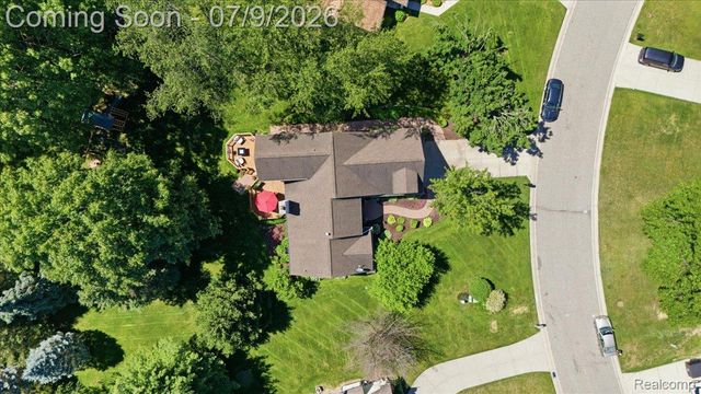 3180 Viking Drive, Commerce Charter Township, MI 48390