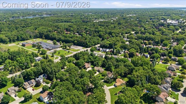 3180 Viking Drive, Commerce Charter Township, MI 48390