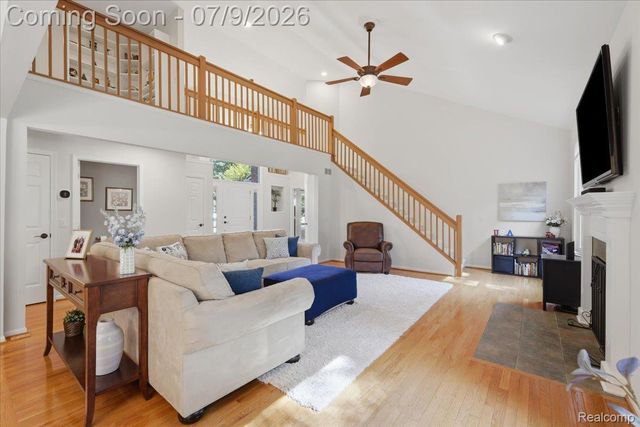 3180 Viking Drive, Commerce Charter Township, MI 48390
