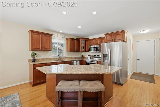 3180 Viking Drive, Commerce Charter Township, MI 48390