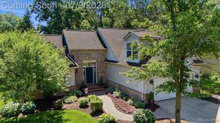 3180 Viking Drive, Commerce Charter Township, MI 48390