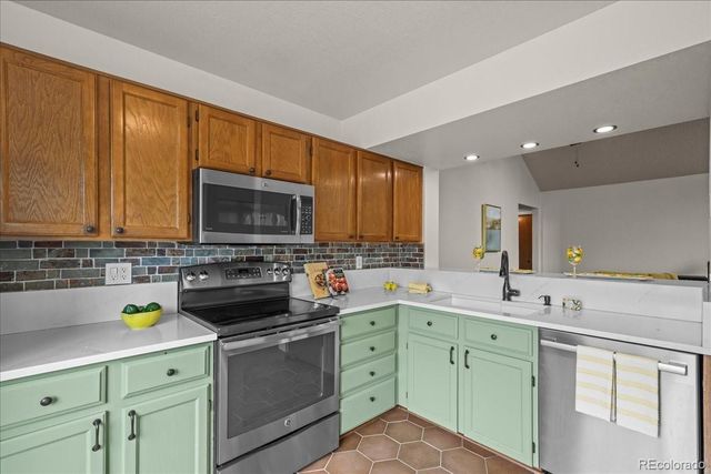 989 S Miller Street 204, Lakewood, CO 80226