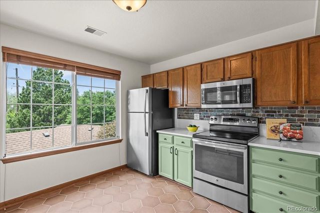 989 S Miller Street 204, Lakewood, CO 80226