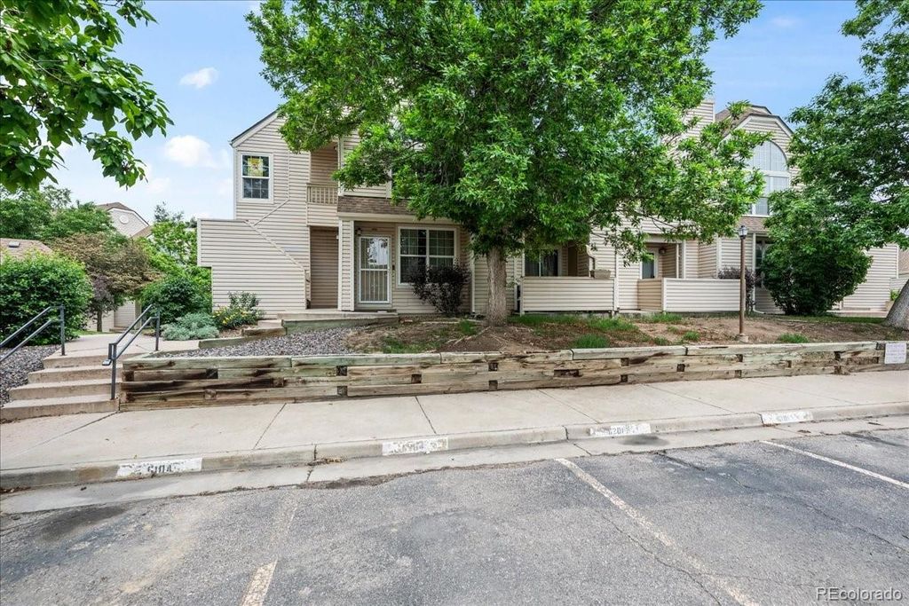 989 S Miller Street 204, Lakewood, CO 80226