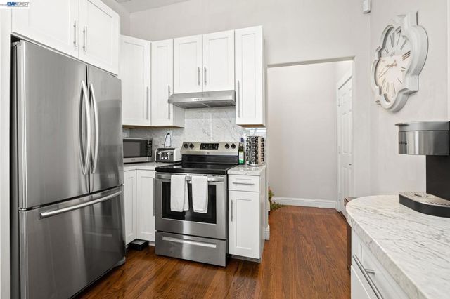 2207 E 21St St, Oakland, CA 94606