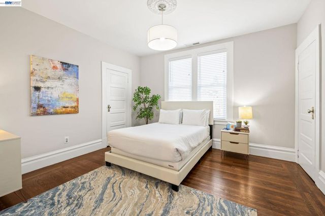 2207 E 21St St, Oakland, CA 94606
