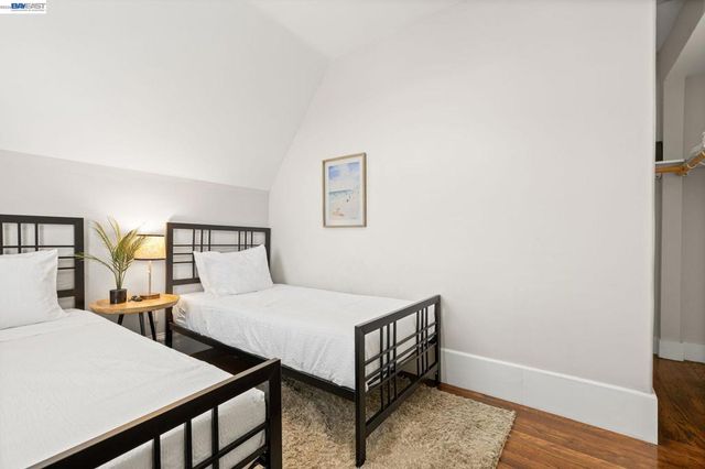 2207 E 21St St, Oakland, CA 94606