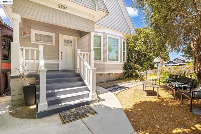 2207 E 21St St, Oakland, CA 94606
