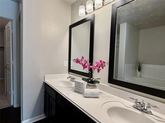 6622 Grant Drive, Magnolia, TX 77354