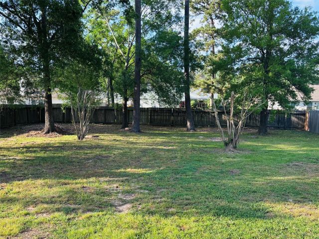 6622 Grant Drive, Magnolia, TX 77354