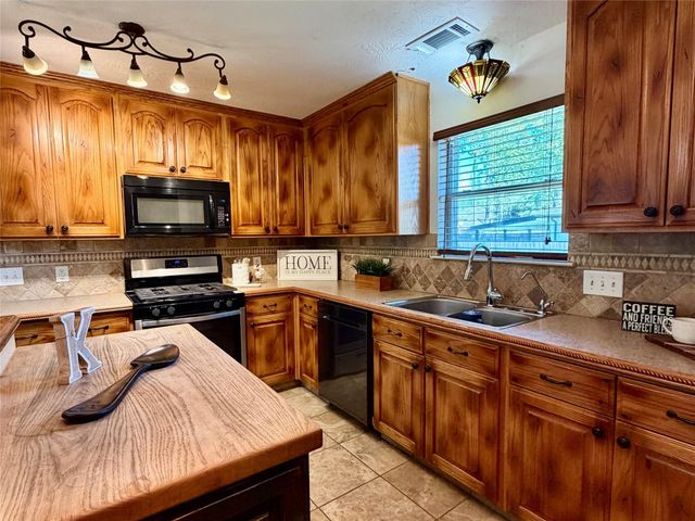 6622 Grant Drive, Magnolia, TX 77354