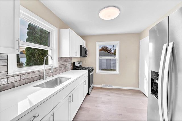 3410 5th AVENUE, Racine, WI 53402