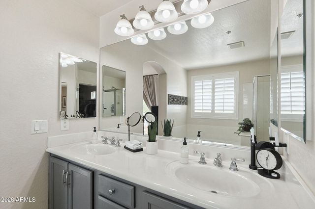 12735 W LOWDEN Road, Peoria, AZ 85383