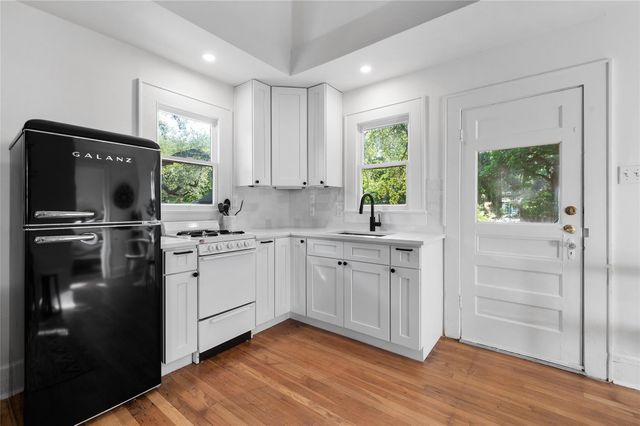 1507 Drake Ave B, Austin, TX 78704
