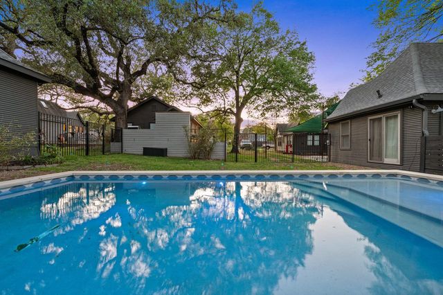 1507 Drake Ave B, Austin, TX 78704