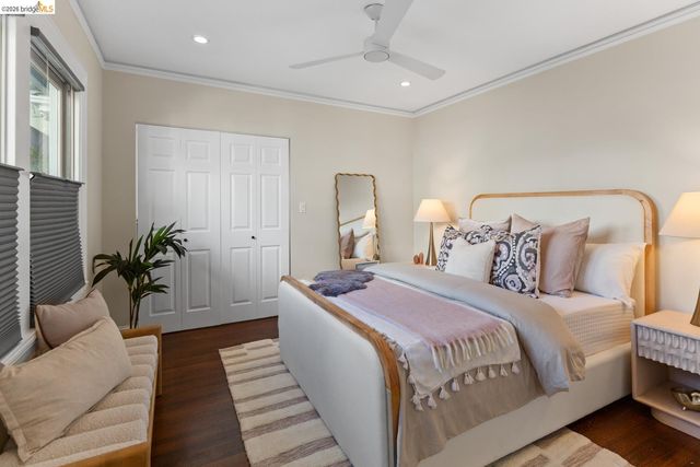 5960 Chabolyn Ter, Oakland, CA 94618