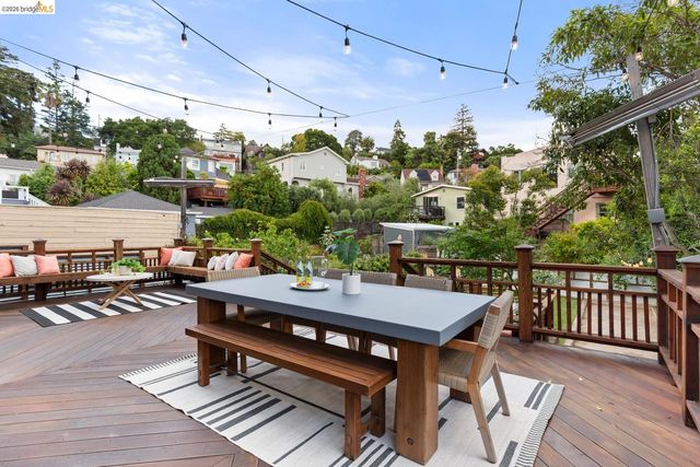 5960 Chabolyn Ter, Oakland, CA 94618