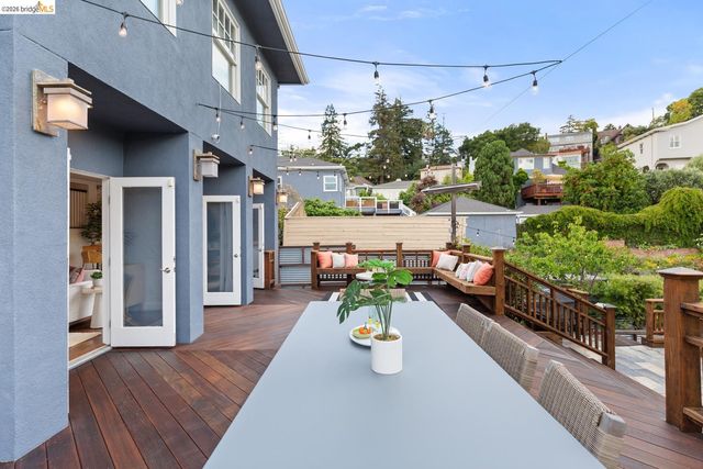 5960 Chabolyn Ter, Oakland, CA 94618
