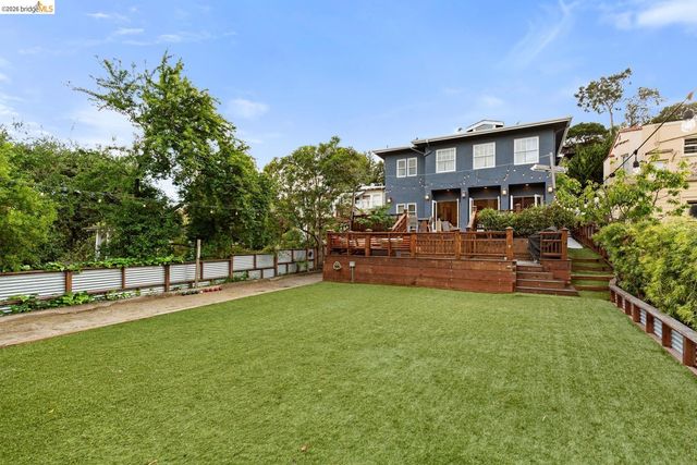 5960 Chabolyn Ter, Oakland, CA 94618