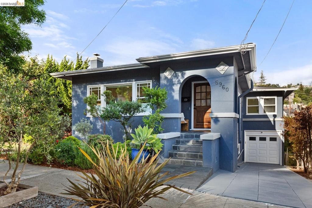 5960 Chabolyn Ter, Oakland, CA 94618
