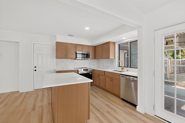 11231 Pelican Drive, Dallas, TX 75238
