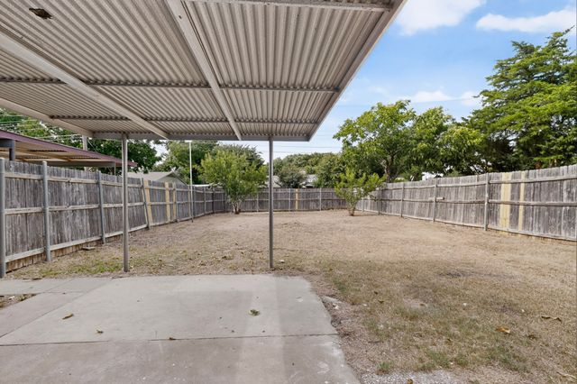 11231 Pelican Drive, Dallas, TX 75238