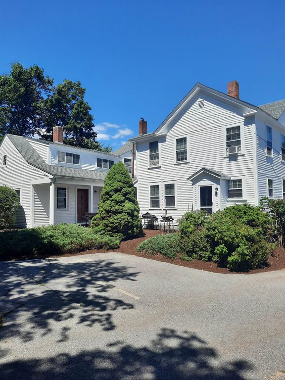 13 Maple Street, Henniker, NH 03301