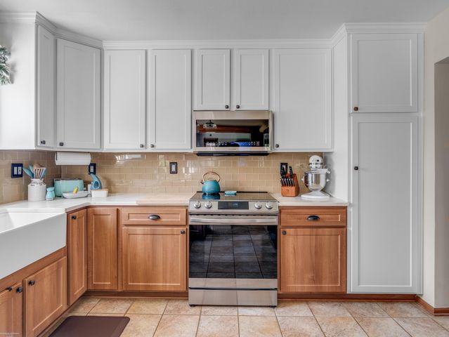 202 Donna Mae Drive, Leonard, MI 48367
