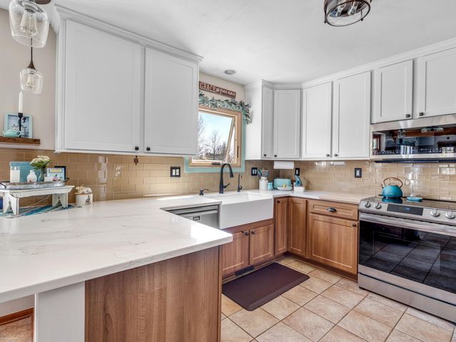 202 Donna Mae Drive, Leonard, MI 48367
