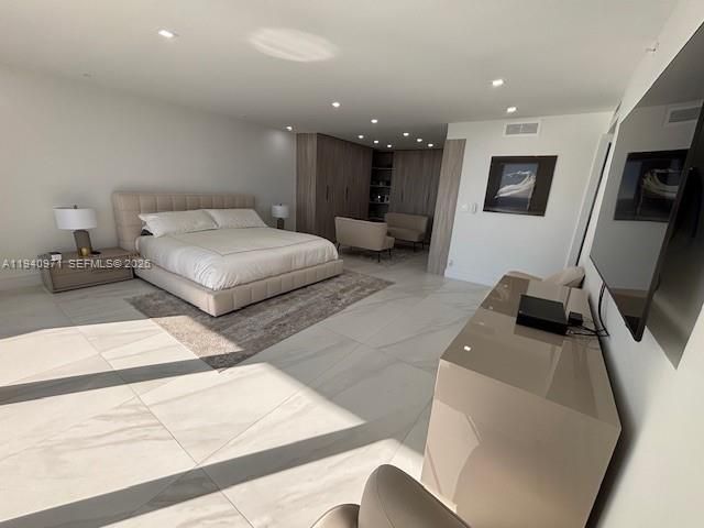 19707 Turnberry Way 23J, Aventura, FL 33180