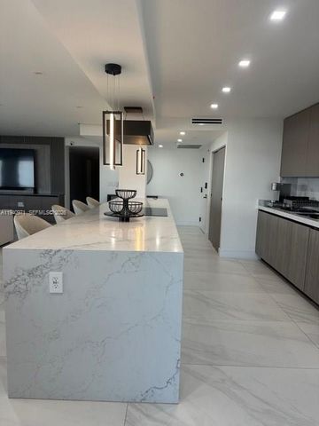 19707 Turnberry Way 23J, Aventura, FL 33180