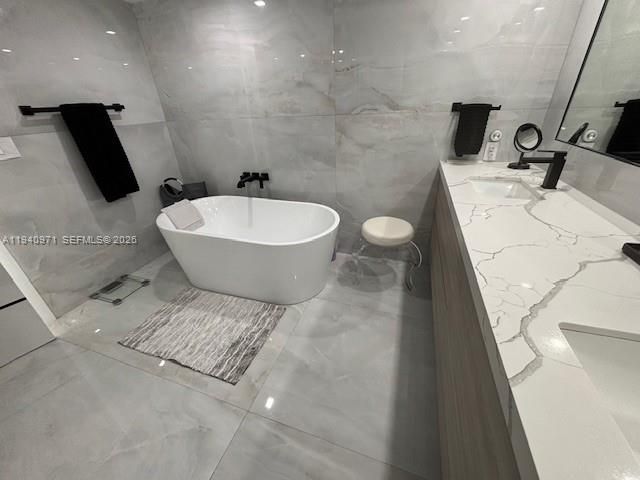 19707 Turnberry Way 23J, Aventura, FL 33180