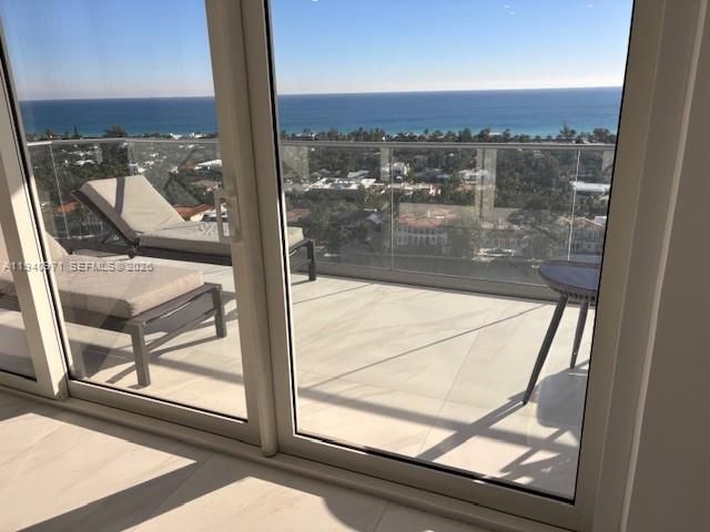 19707 Turnberry Way 23J, Aventura, FL 33180