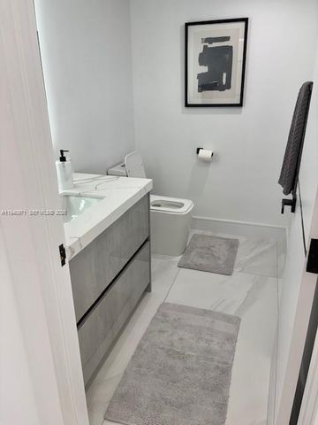 19707 Turnberry Way 23J, Aventura, FL 33180